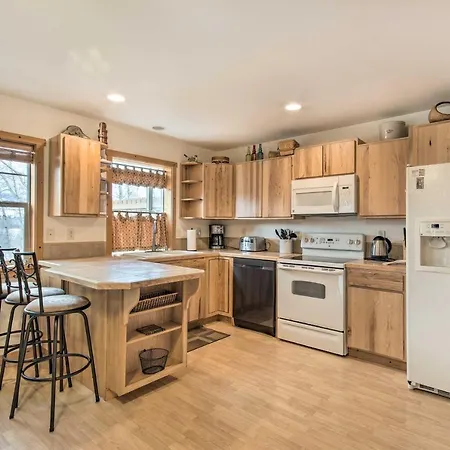 Inviting Townhome 30 Mi To Yellowstone Np! Emigrant Exterior photo